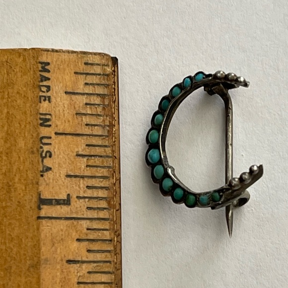 Antique natural turquoise silver crescent brooch - Picture 7 of 8